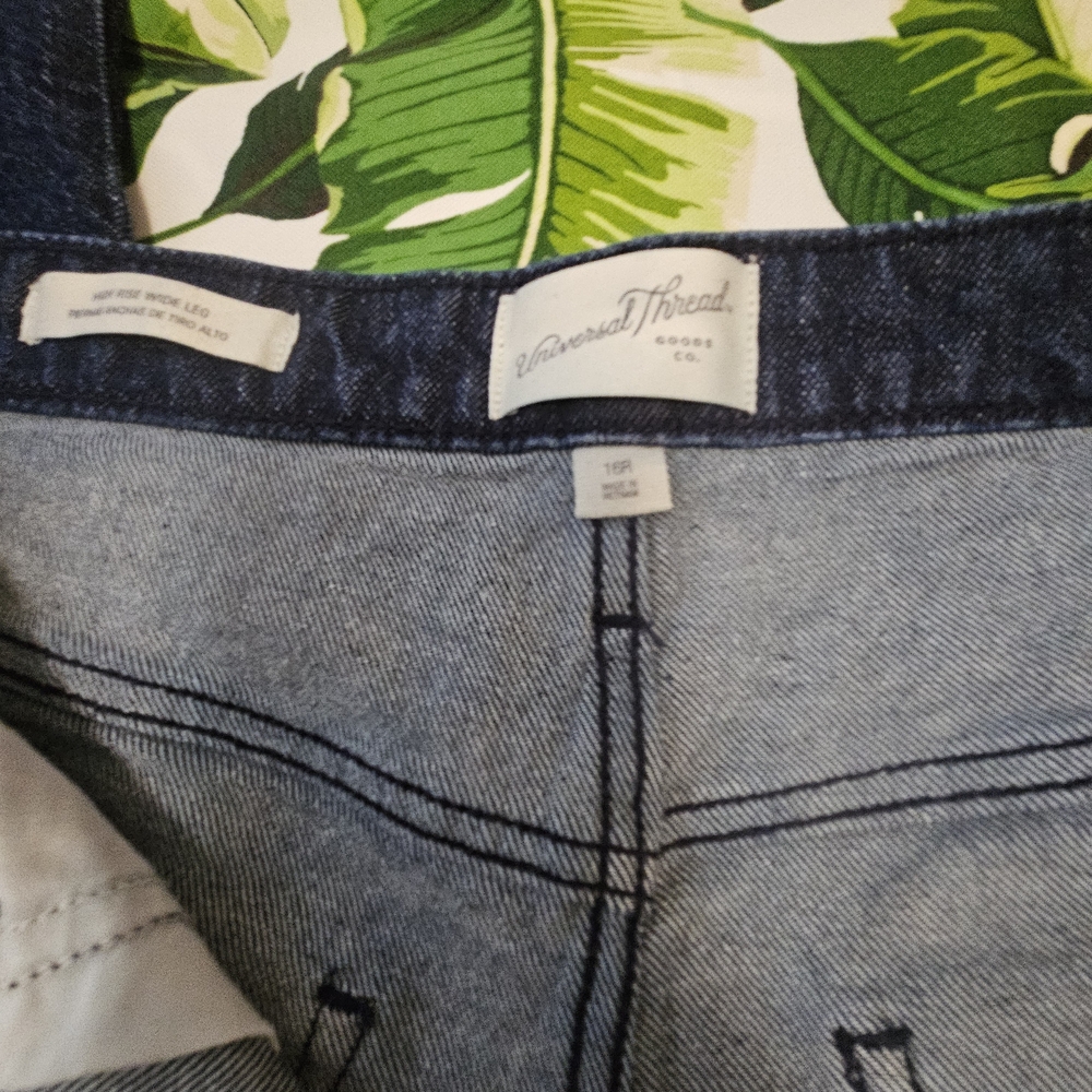 Universal Thread Blue Denim Jeans